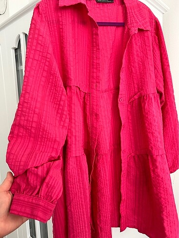Pembe gömlek