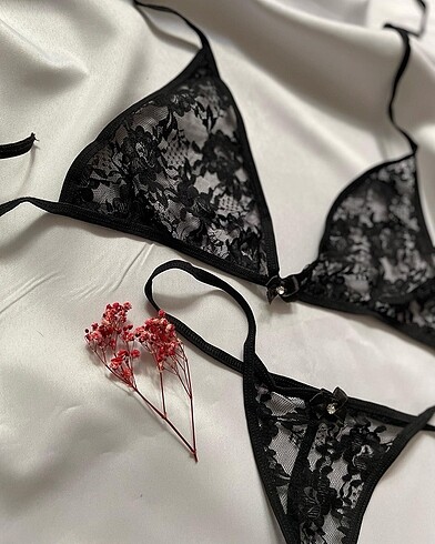Siyah Dantel Detay Bralet Takım