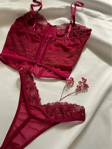 Diğer Kırmızı Ateş Bralet Takım