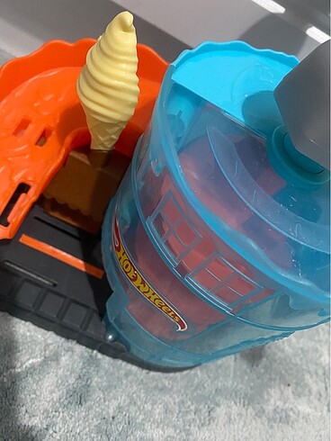 Beden Renk Hot wheels dondurma yarışı