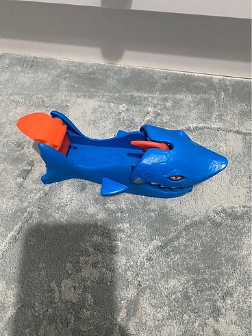 Hot wheels köpek balığı