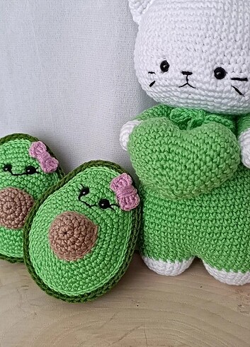 Sevimli Kedi ve Oyun Arkadaşı