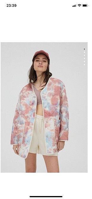 PULL&BEAR kapitone mont