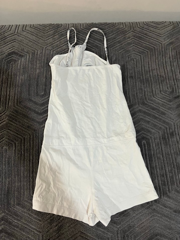 Kadın Beyaz Dantel Detaylı Mini Tulum - Görsel 2