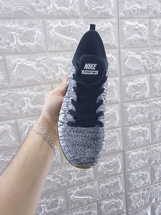 Nike Nike flyknit model