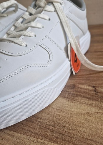 LC Waikiki beyaz ayakkabı - Görsel 4