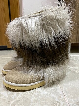 Tüylü ugg bot