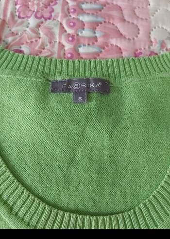 Yeşil Kolsuz Kadın Triko - Görsel 3