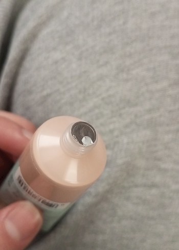 wet n wild Barefocus Tonlu Nemlendirici Fondöten bb krem - Görsel 4