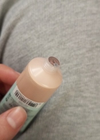 wet n wild Barefocus Tonlu Nemlendirici Fondöten bb krem - Görsel 3