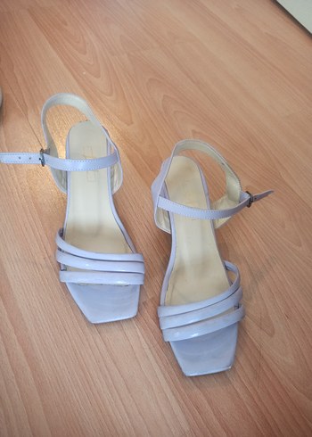 Bej Minimalist Stiletto Topuklu Kadın Ayakkabı
