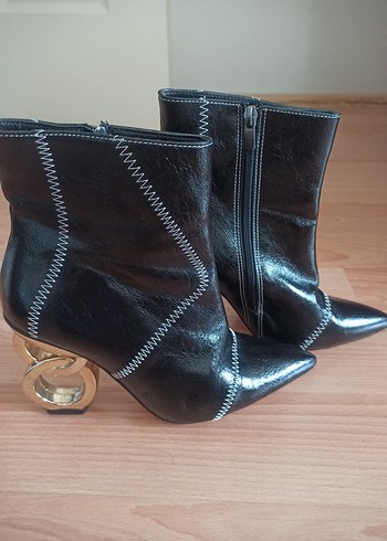 Siyah Parlak Deri Stiletto Topuklu Bot