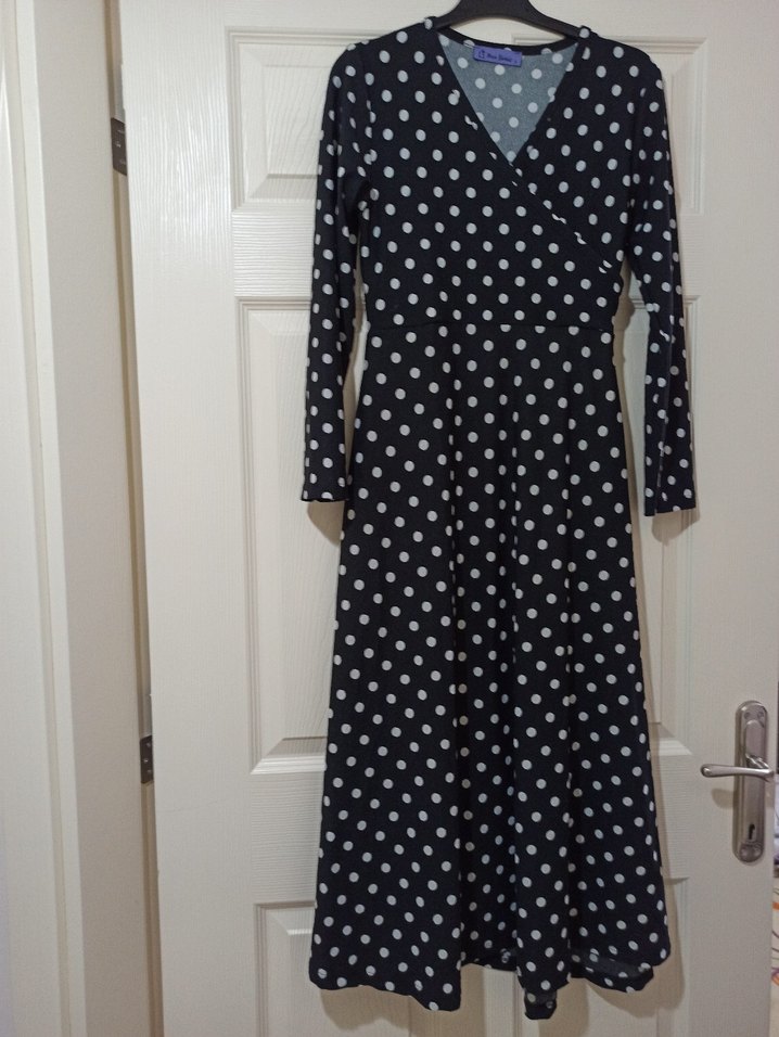 Uzun Kollu Siyah Puantiyeli Elbise - Görsel 4