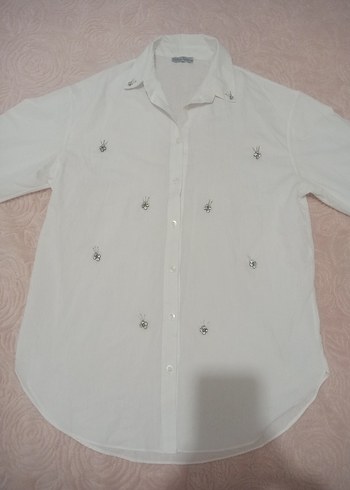 Nakış İşlemeli Beyaz Kadın Gömlek - Görsel 2