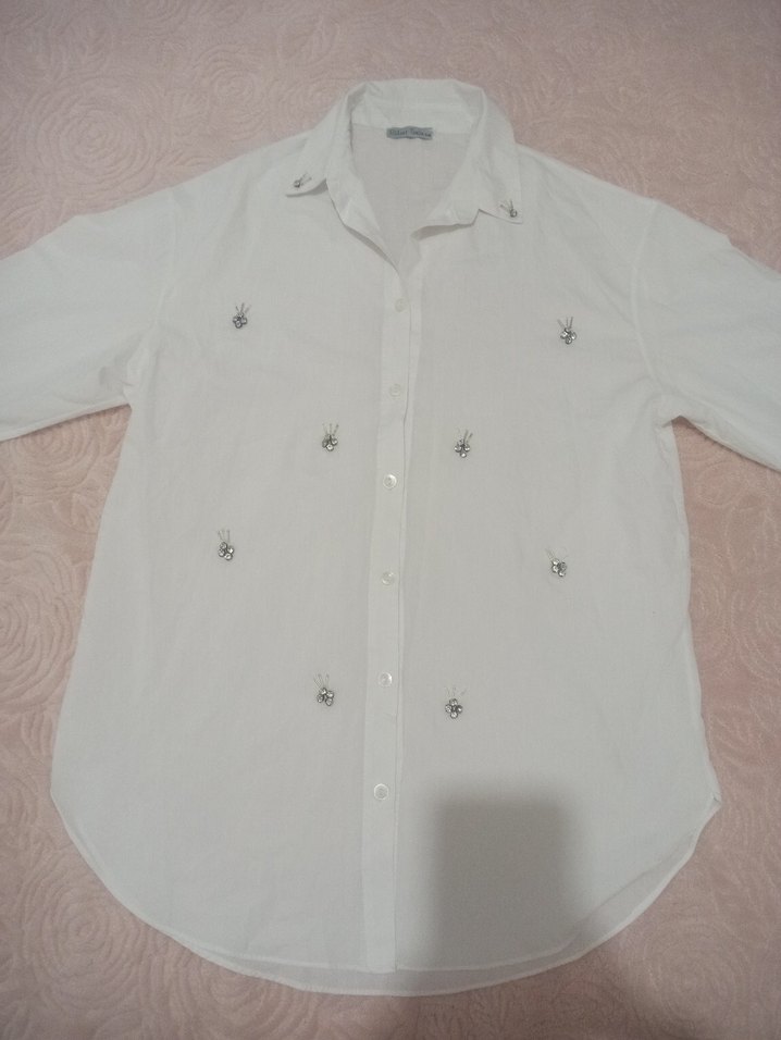 Nakış İşlemeli Beyaz Kadın Gömlek - Görsel 4