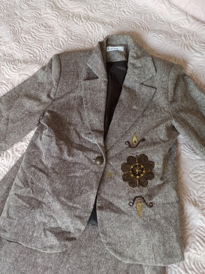 Gri Nakışlı Uzun Kadın Takım Elbise - Görsel 4