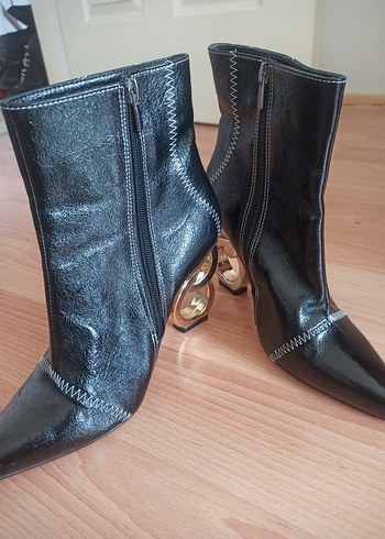 Siyah Deri Stiletto Topuklu Botlar - Görsel 2
