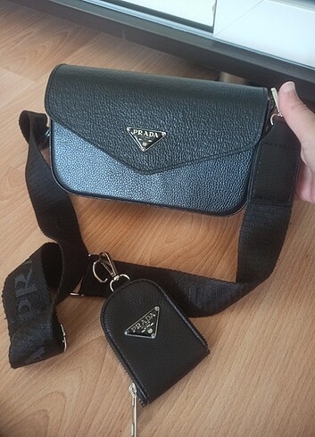 Prada Ürün yenidir fazlalıktan dolayı satıyorum sıkıntısı yoktur temiz