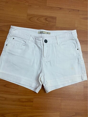 Beyaz Yazlık Şort - Görsel 2