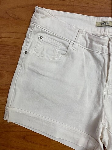 Beyaz Yazlık Şort - Görsel 4