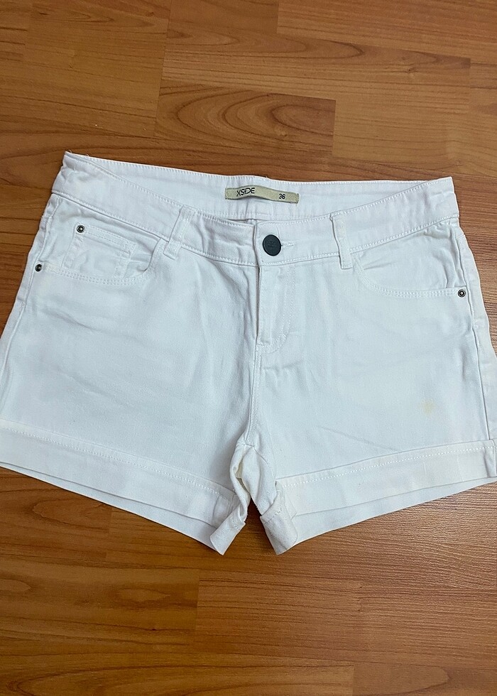 Beyaz Yazlık Şort - Görsel 2