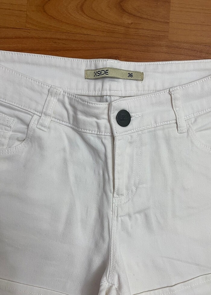 Beyaz Yazlık Şort - Görsel 3