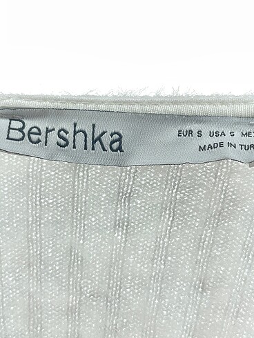 s Beden beyaz Renk Bershka Hırka %70 İndirimli.