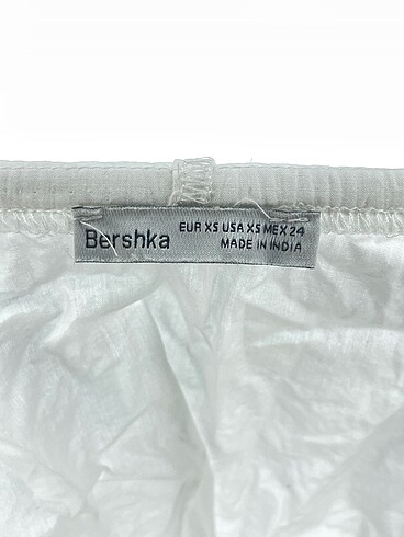 xs Beden beyaz Renk Bershka Mini Üst %70 İndirimli.