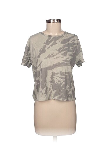 Zara T-shirt %70 İndirimli.