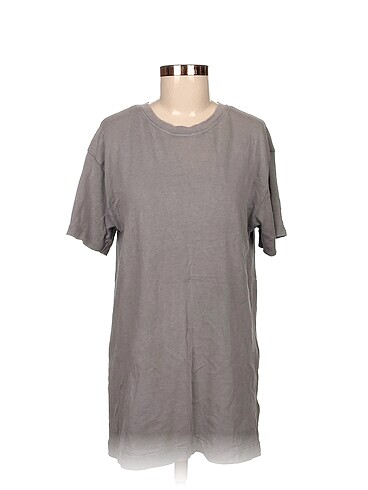 Zara T-shirt %70 İndirimli.