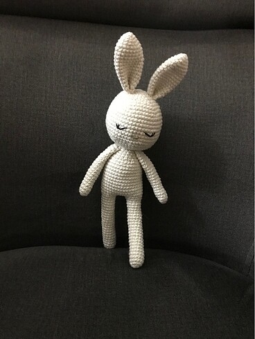  Amigurumi tavsan uyku arkadası