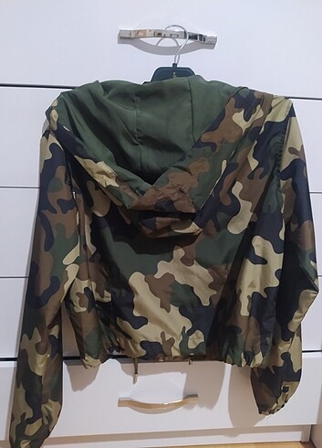 xs Beden çeşitli Renk Pull and bear yağmurluk