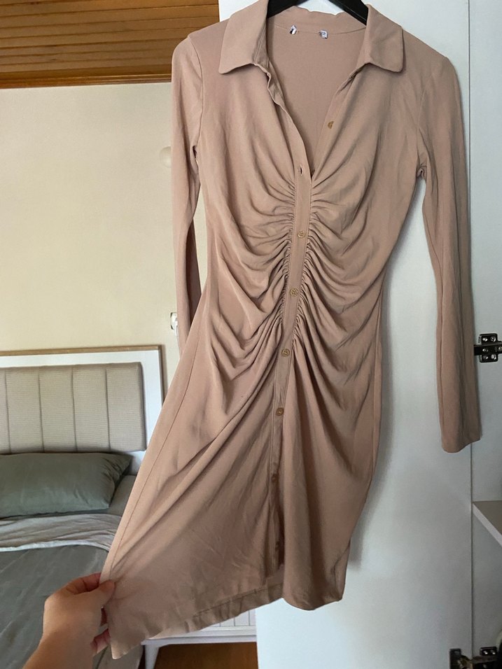 Bej Uzun Kollu V Yaka Büzgülü Elbise - Görsel 3