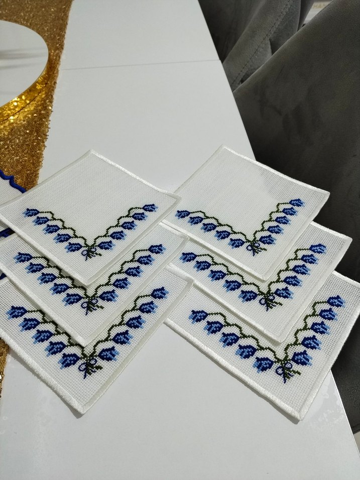 Mavi Çiçek Nakışlı Beyaz Peçete Seti - Görsel 3