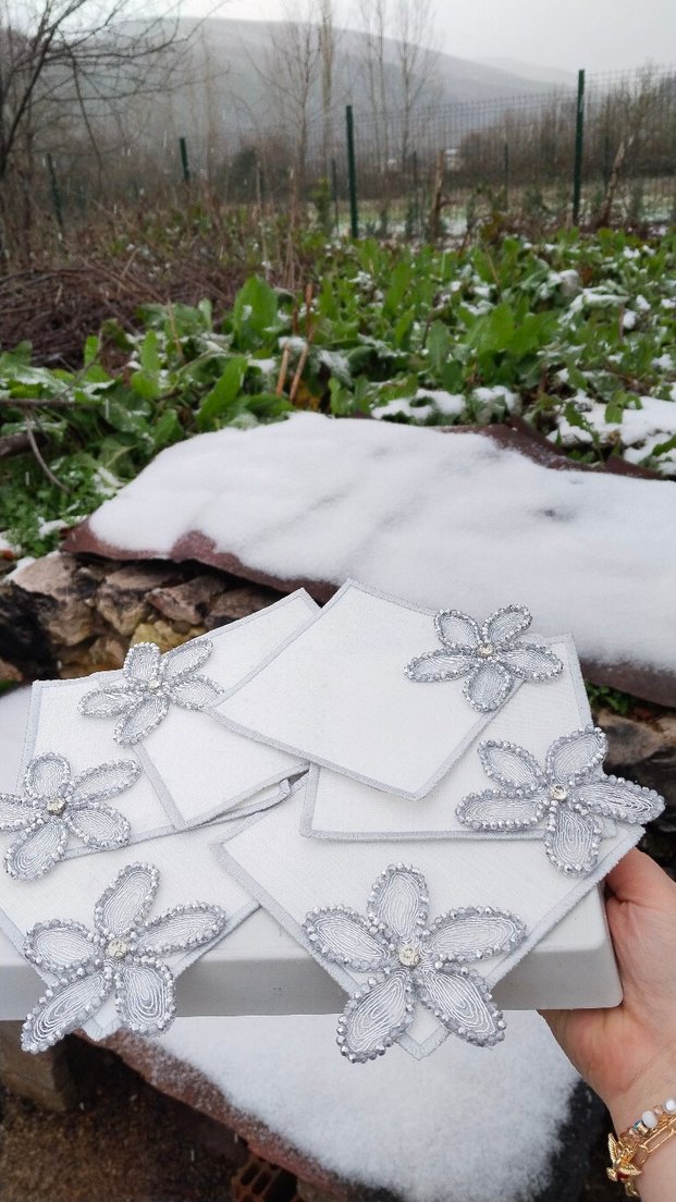 Boncuk İşlemeli Beyaz Gri Sunum Peçetesi - Görsel 5