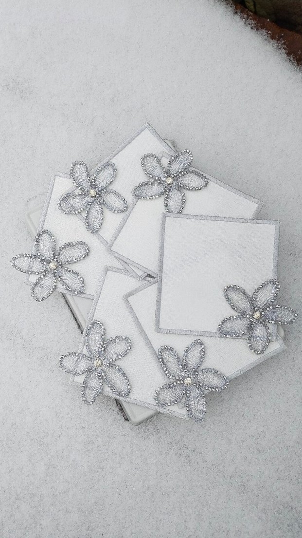 Boncuk İşlemeli Beyaz Gri Sunum Peçetesi - Görsel 4