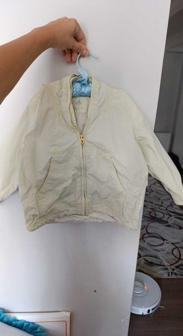 Bej Baskılı Bebek Önlüğü 4-5 Yaş Zara - Görsel 4