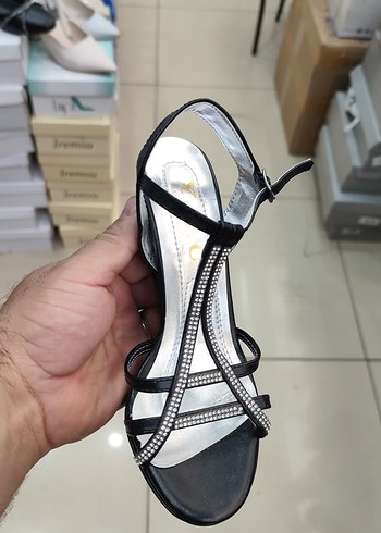 35 Beden Siyah Stiletto Topuklu Kadın Ayakkabı