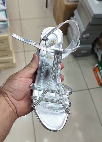 Diğer Gri Parlak Stiletto Topuklu Kadın Abiye Ayakkabı