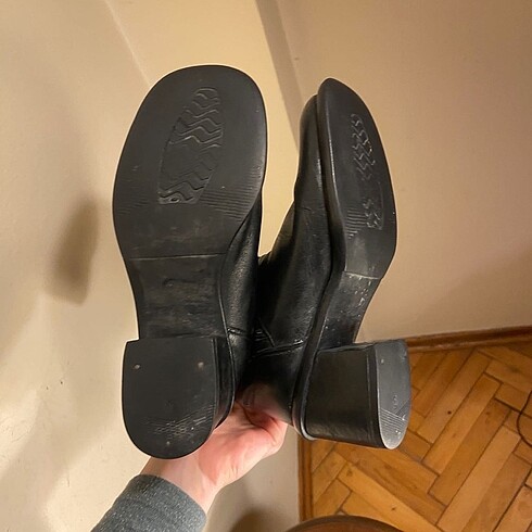 36 Beden Siyah Küt Burun Bot
