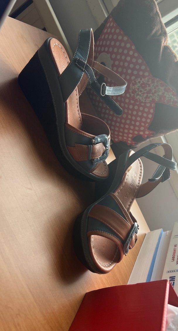 Topuklu ayakkabı - Görsel 2