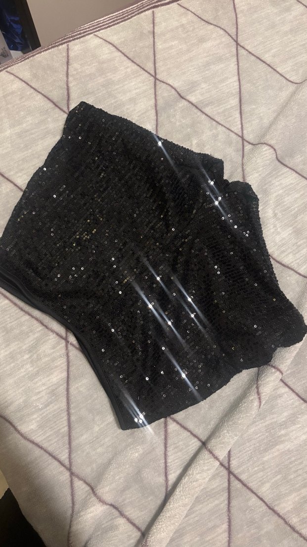 Siyah Pullu Mini Şort - Görsel 3