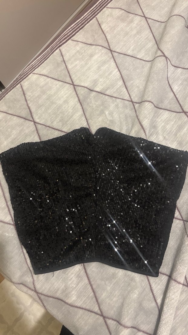 Siyah Pullu Mini Şort - Görsel 4