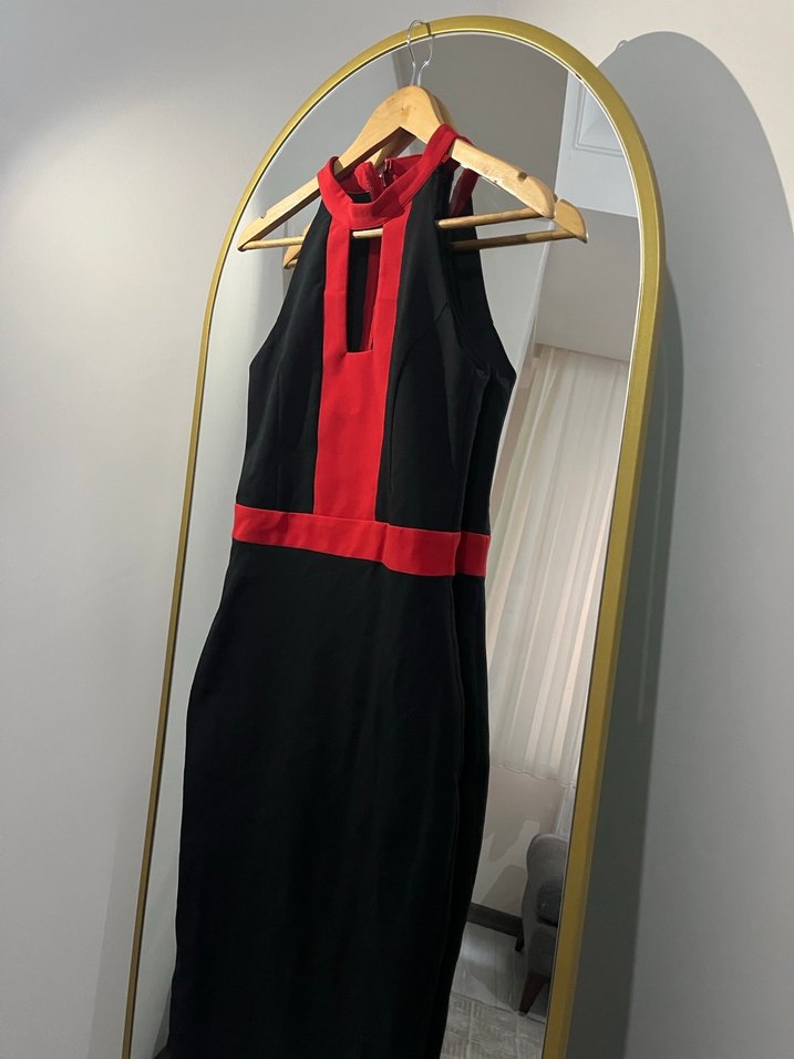 Siyah Kırmızı Detaylı Halter Yaka Şık Abiye Elbise - Görsel 3