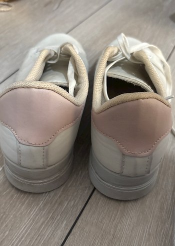 Kadın Beyaz Minimalist Spor Ayakkabı - Görsel 2