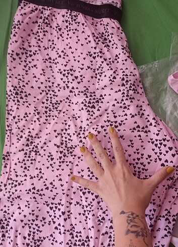 46 Beden pembe Renk orijinal Victoria's Secret pijama takımı