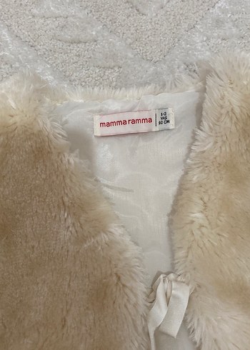 Kız Çocuk Bej Kürklü Kolsuz Yelek - Görsel 3