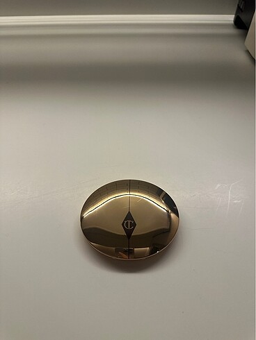 Charlotte Tilbury pudra
