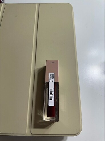 Maybelline Maybelline lifter gloss 25 numara hiç acilmamis