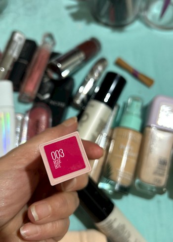 Maybelline Glaze Pastel Pembe Ruj - Görsel 3